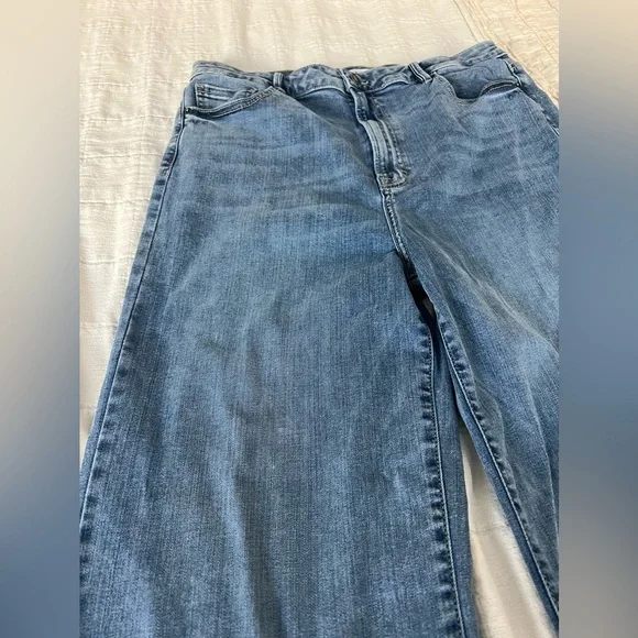 Carly Jean Los Angeles Laurel Jeans - Picture 3 of 4